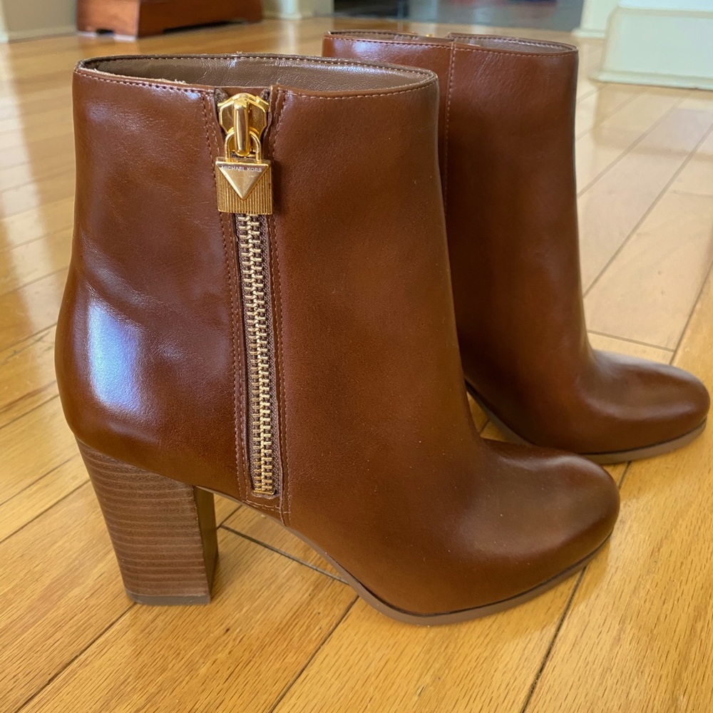 New Michael Kors Carmel ankle boot